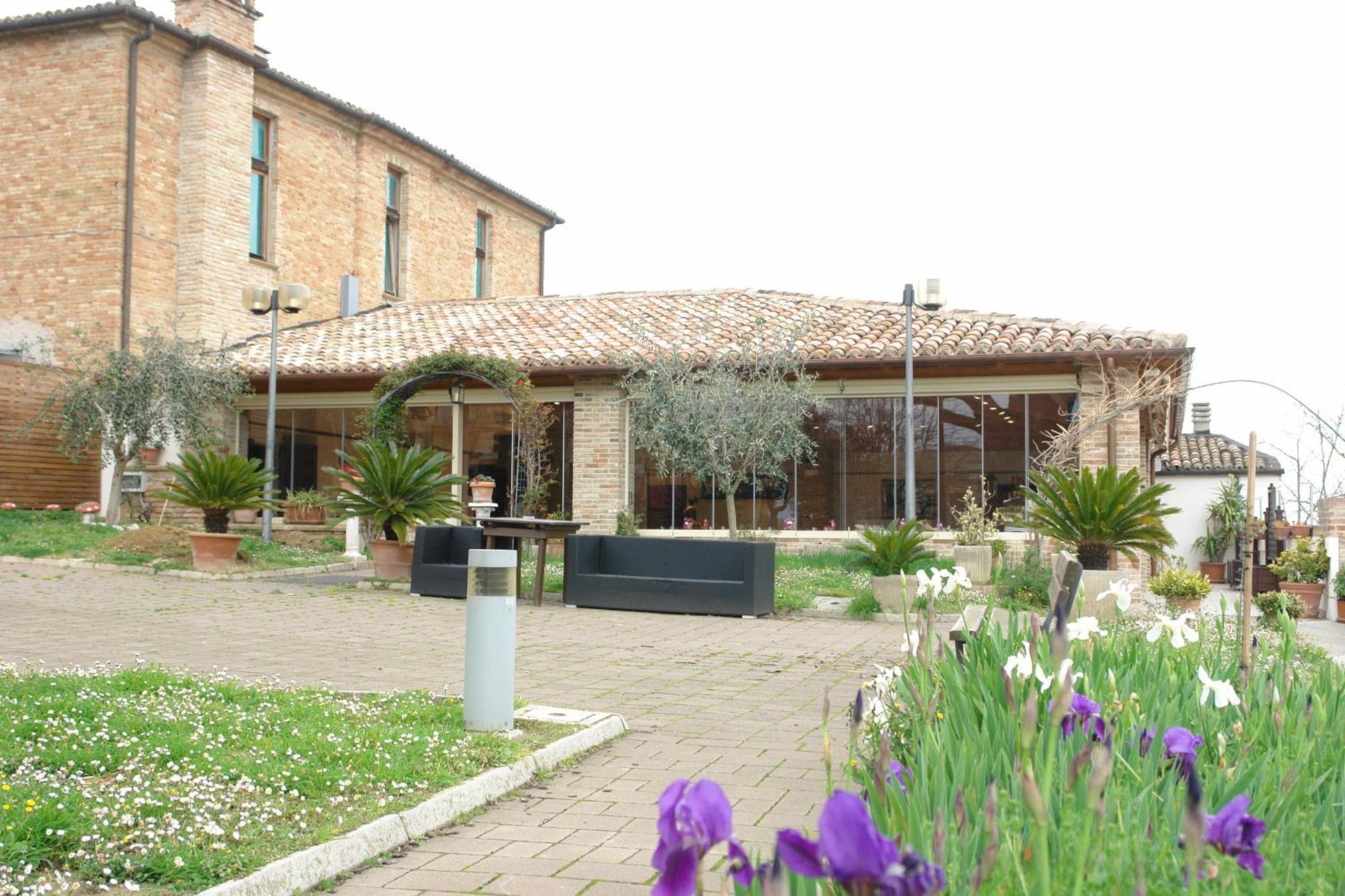 Hotel Il Castagno à Orciano di Pesaro Extérieur photo