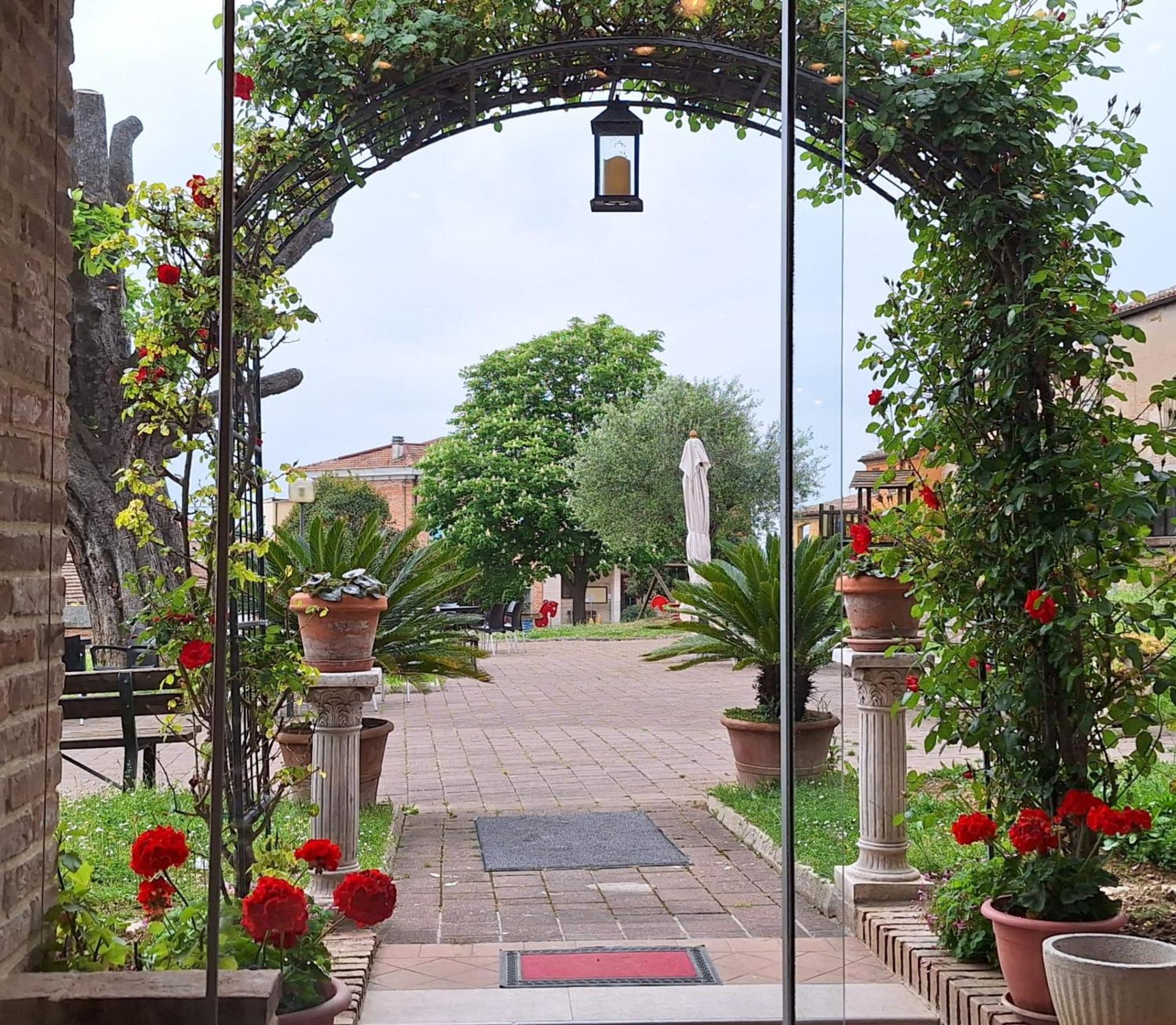 Hotel Il Castagno à Orciano di Pesaro Extérieur photo