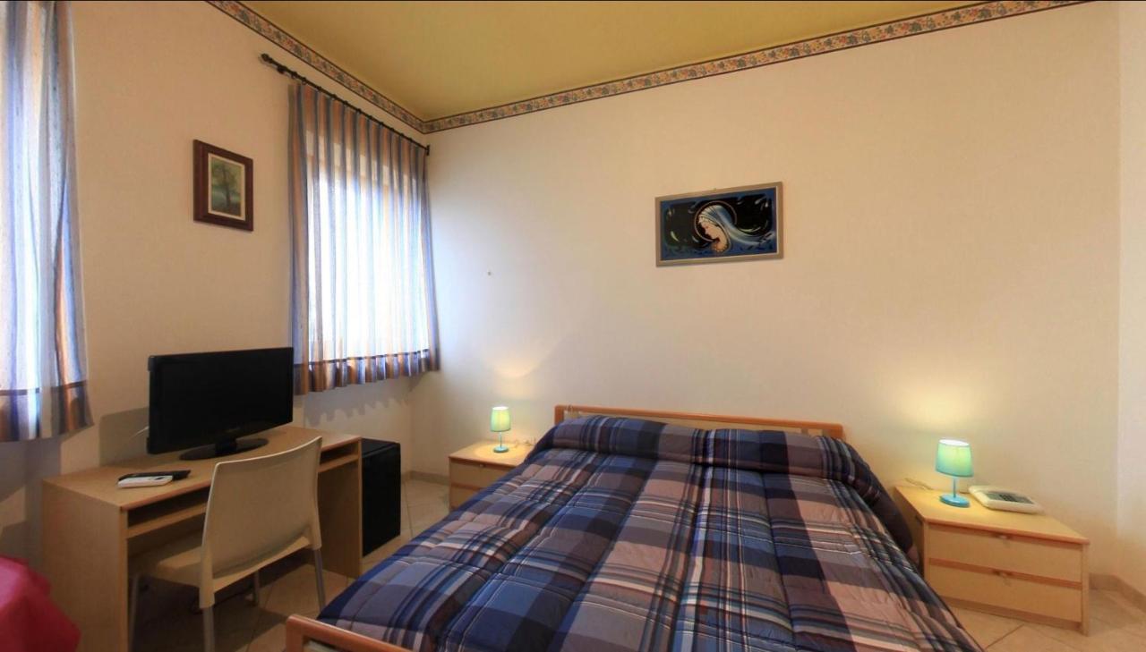 Hotel Il Castagno à Orciano di Pesaro Extérieur photo